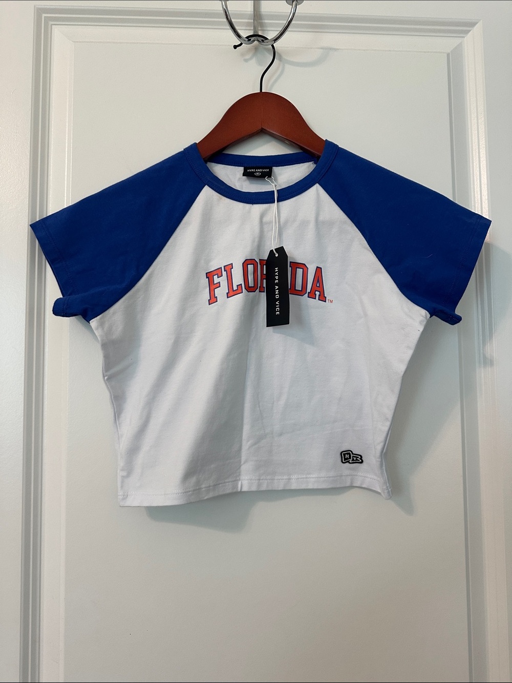 Hype & Vice Florida Raglan Crop Tee - size S